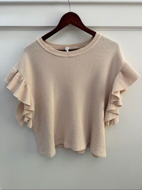 Ruffle Sleeve Waffle Knit Top • Cream • Size Large • LNC